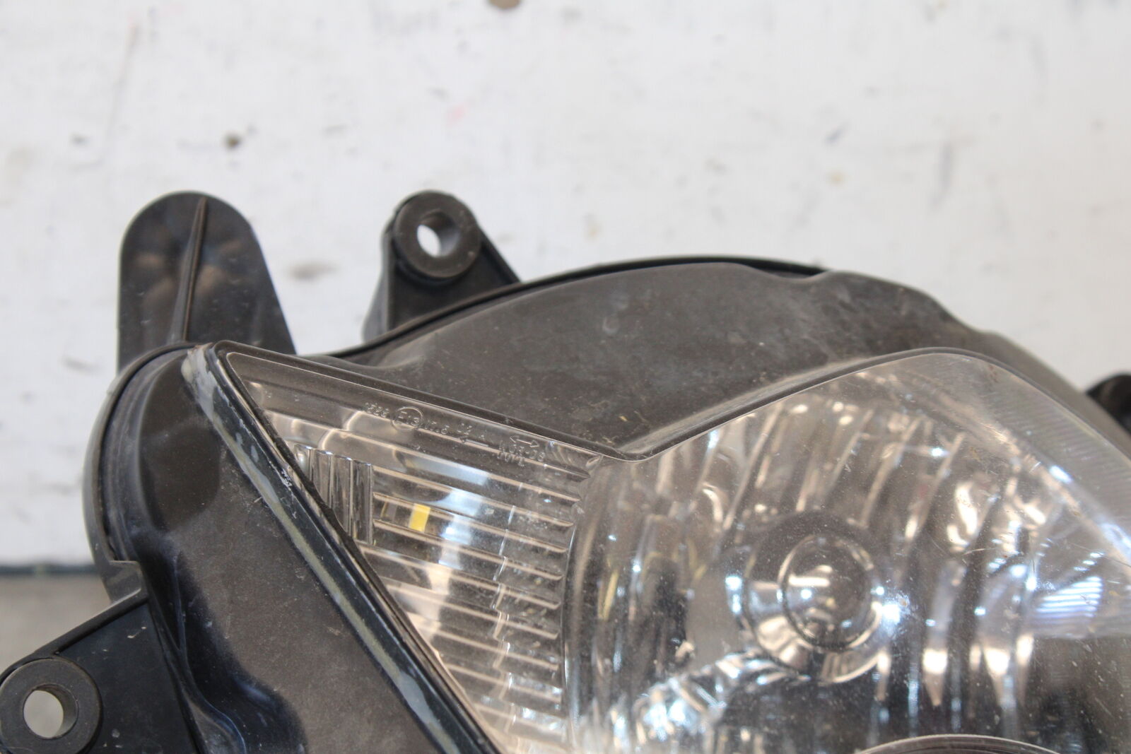 05-06 SUZUKI GSXR1000 FRONT HEADLIGHT HEAD LIGHT LAMP 35100-41G01-999 BB663