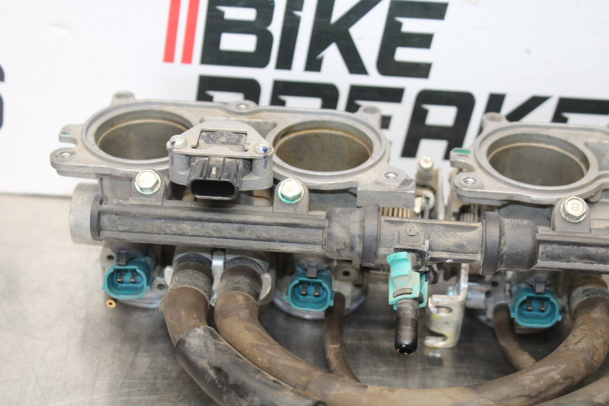 12 HONDA CB1000R MAIN FUEL INJECTORS / THROTTLE BODIES BB200
