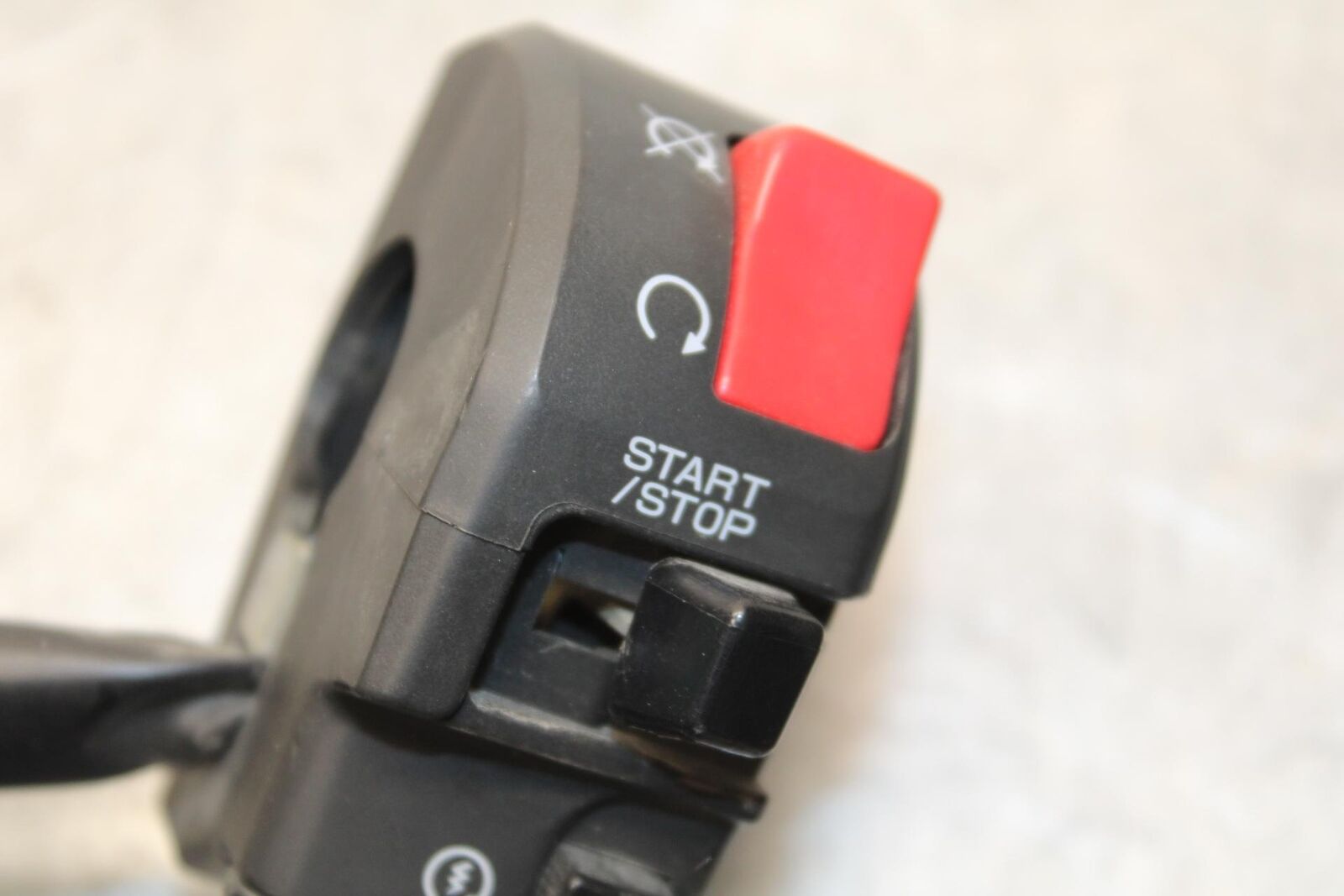 2011 Kawasaki Ninja ZX6R ZX600R RIGHT CLIP ON HANDLE KILL OFF START SWITCH BB587