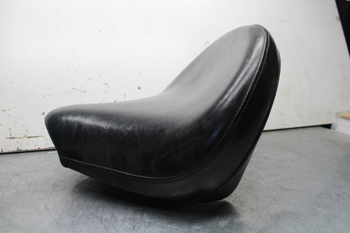 99-00 YAMAHA V STAR 1100 FRONT DRIVERS SEAT BB711