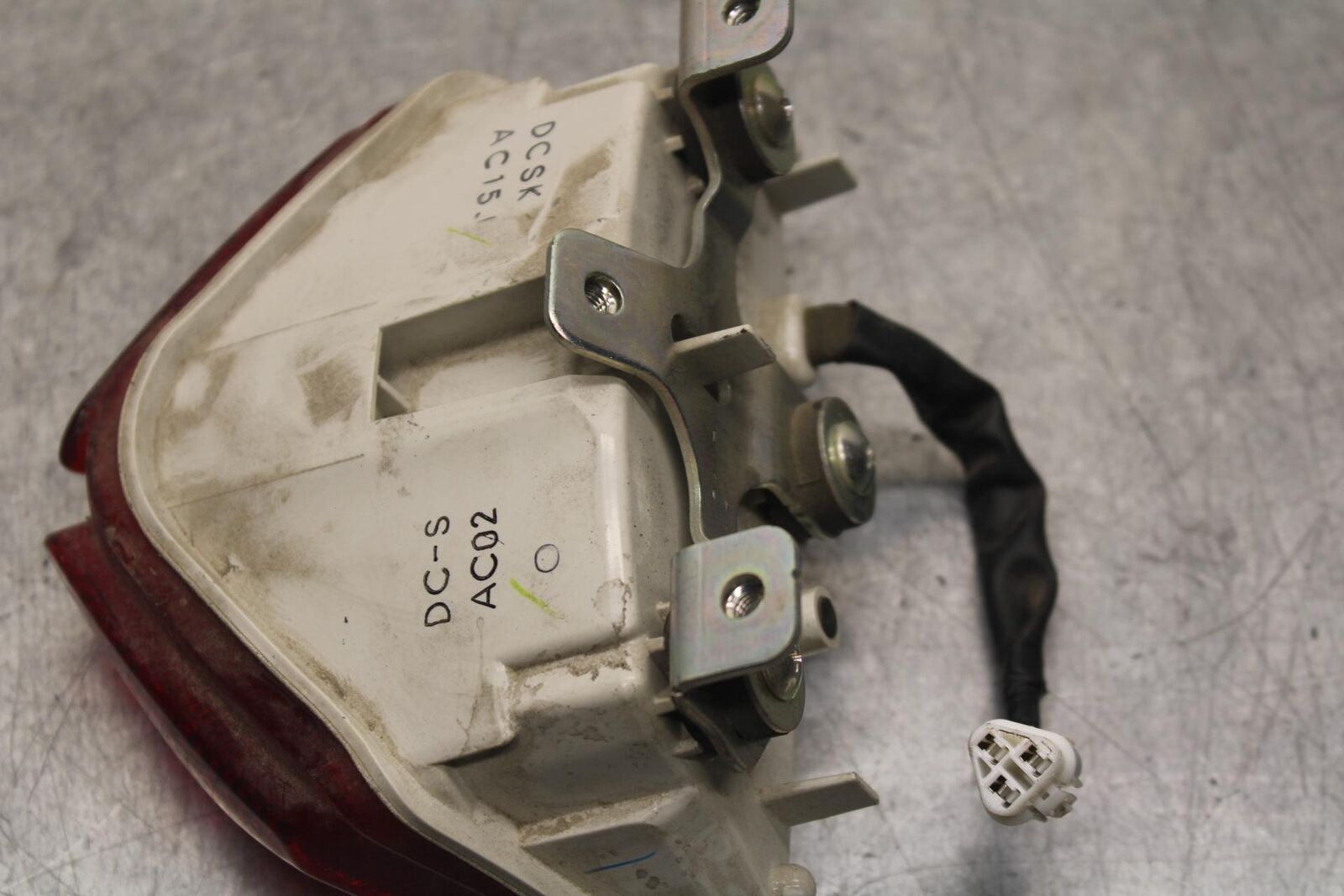 2011 Suzuki GSXR600 REAR TAIL TAILLIGHT BACK BRAKE LIGHT BB602