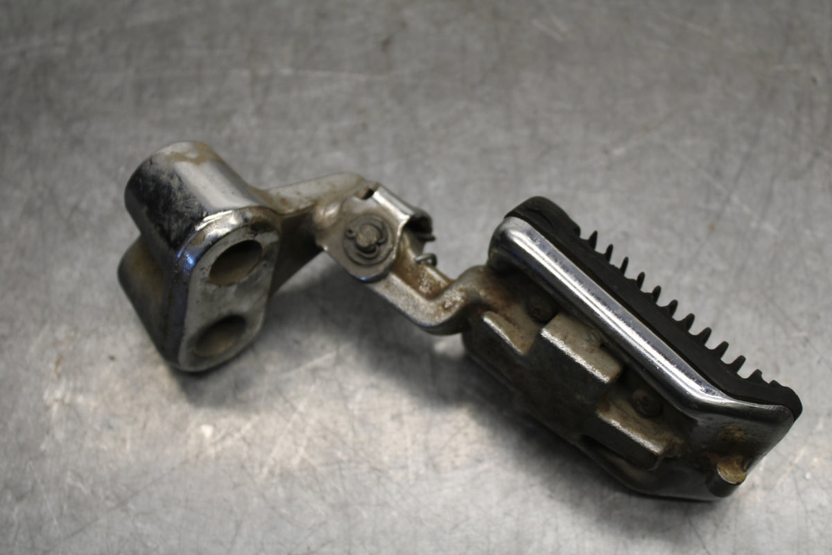 85-86 SUZUKI MADURA 1200 RIGHT FRONT FOOT REST PEG STEP  BB691