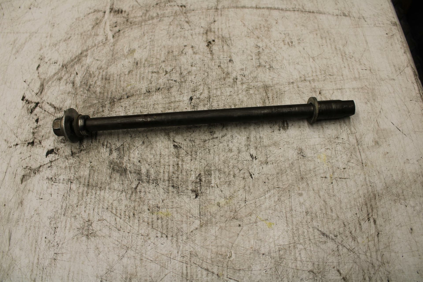 02-03 YAMAHA V STAR 1100 REAR AXLE BACK WHEEL RIM PIVOT BOLT AXEL BB308