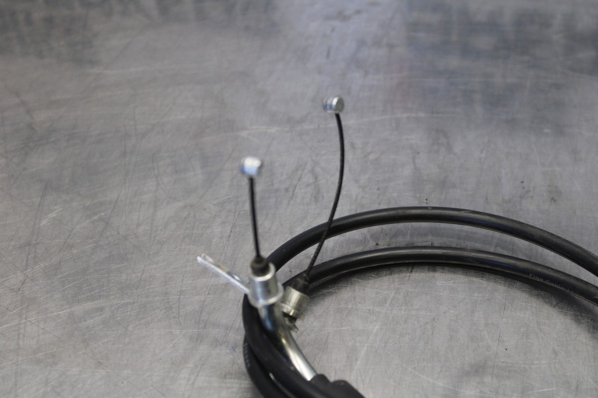18 SUZUKI GSXR750 THROTTLE CABLES LINES BB891