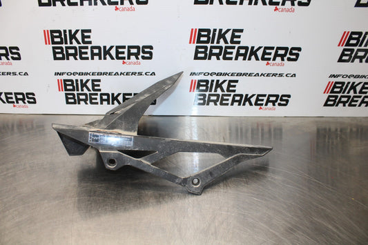 24-25 KAWASAKI NINJA ZX4R REAR BACK WHEEL TIRE HUGGER FENDER BB174