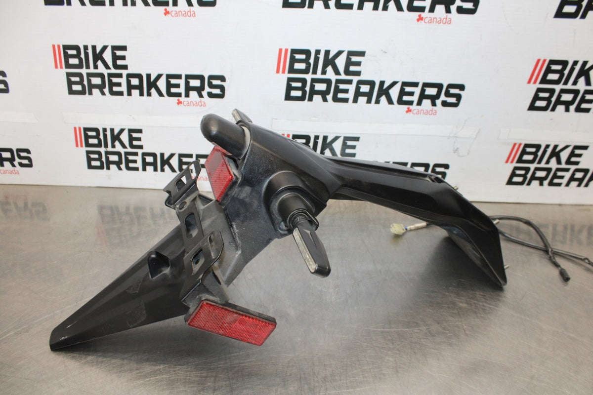 23 YAMAHA YZF R3 REAR BACK FENDER MUD GUARD BB003-A