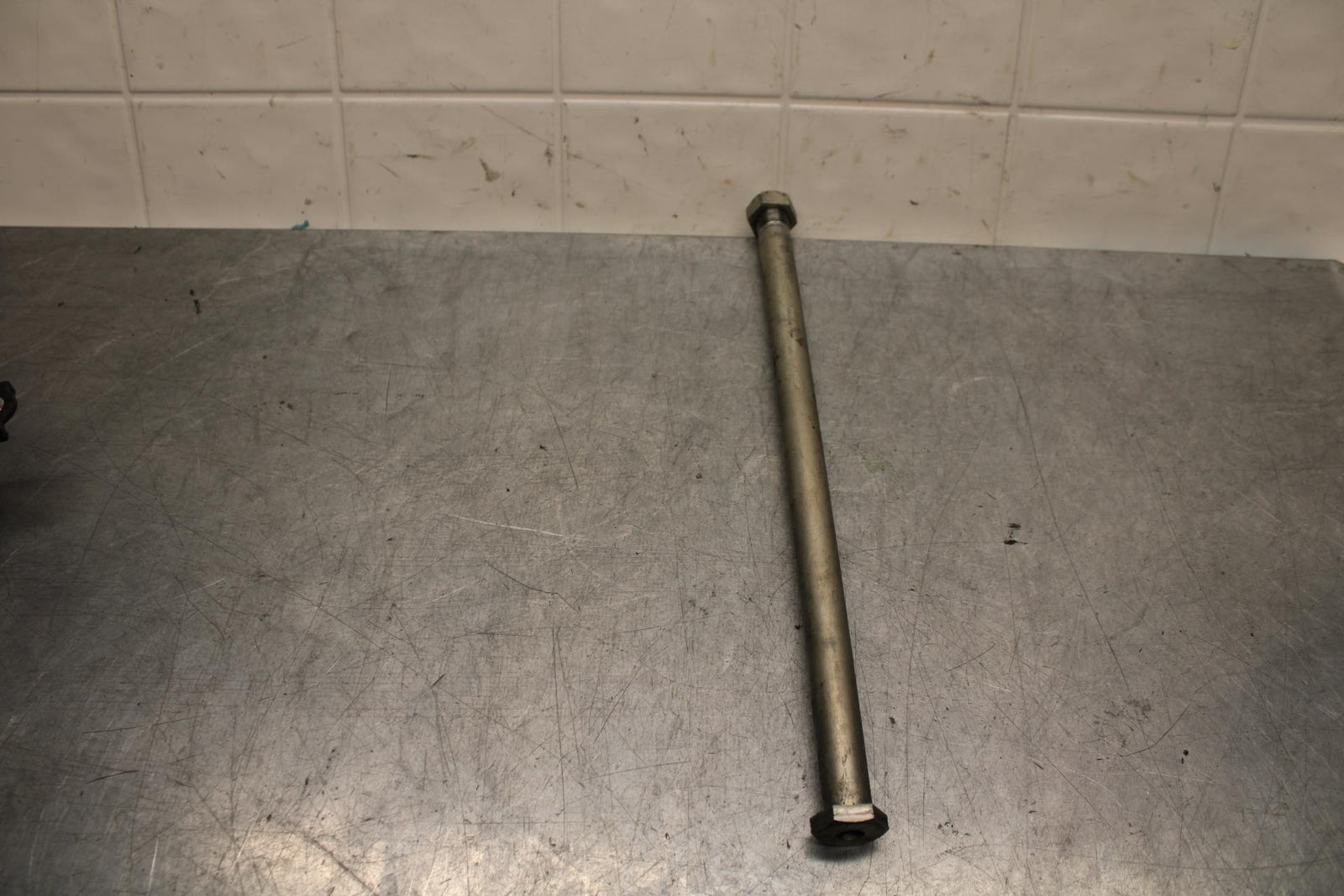 22-23 YAMAHA YZF R7 REAR BACK SWINGARM BOLT SUSPENSION PIVOT AXLE BB583
