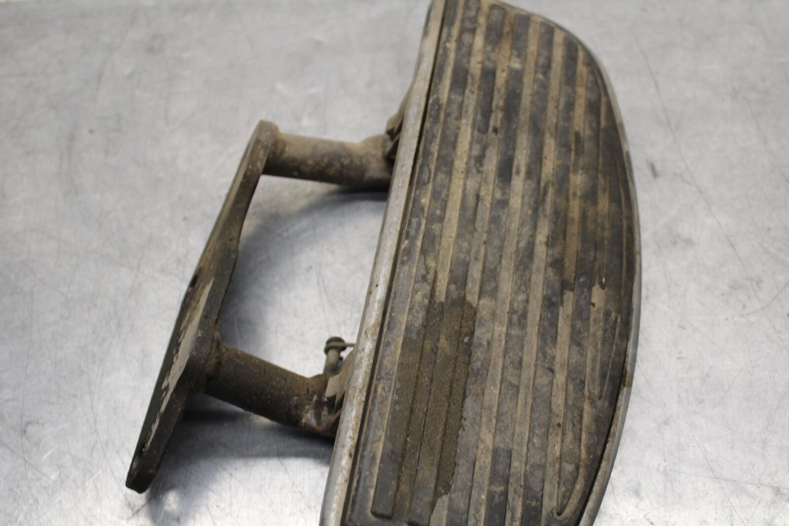 2005 Kawasaki Vulcan 1500 VN1500N Classic LEFT FRONT FOOT PEG BOARD BB576