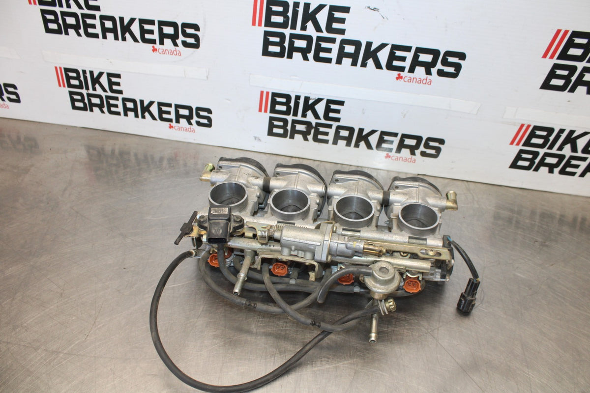 05 YAMAHA YZF R6 MAIN FUEL INJECTORS / THROTTLE BODIES BB894