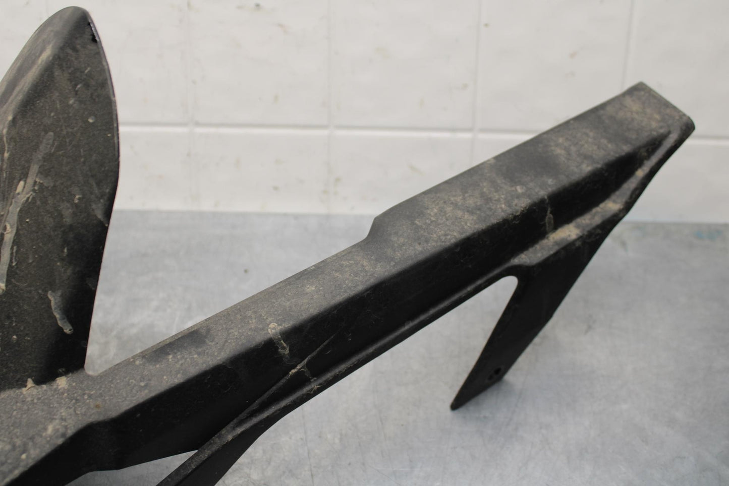 20 KAWASAKI Z400 ER400 ABS REAR BACK DRIVE CHAIN GUARD COVER SHIELD BB586