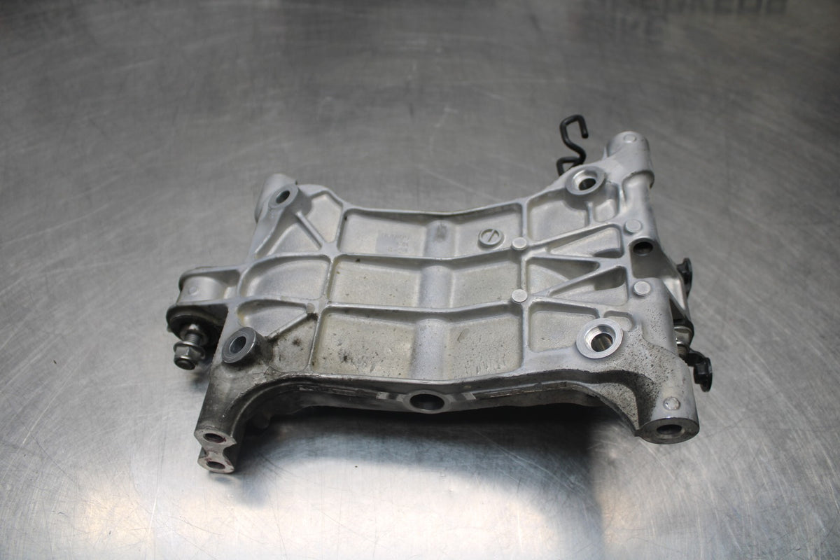 18-26 KAWASAKI Z400 ENGINE MOUNT MOTOR BRACKET BB852