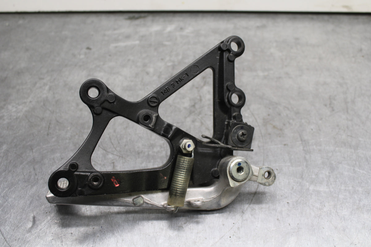 09-14 YAMAHA YZF R1 RIGHT REARSET REAR SET DRIVER FOOT PEG REST STOP BB118