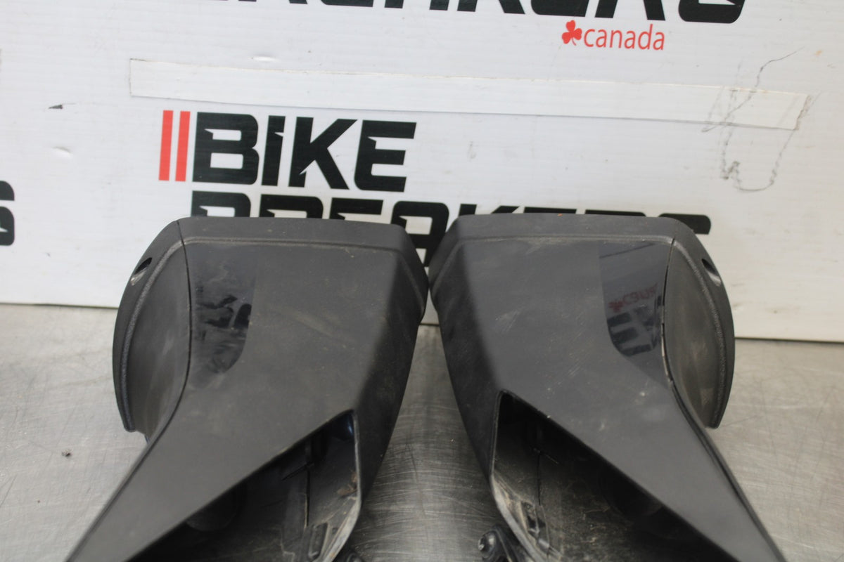 16 APRILIA TUONO V4 1100 RIGHT LEFT AIR INTAKE DUCTS BB905