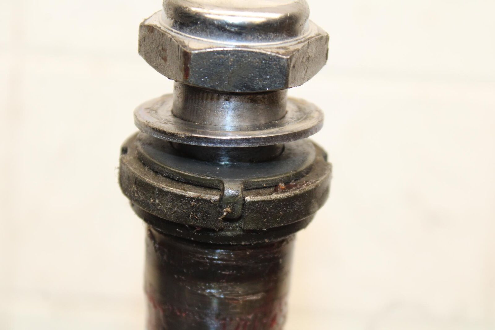 2005 Kawasaki Vulcan 1600 VN1600D Nomad FRONT LOWER TRIPLE TREE STEM BB556