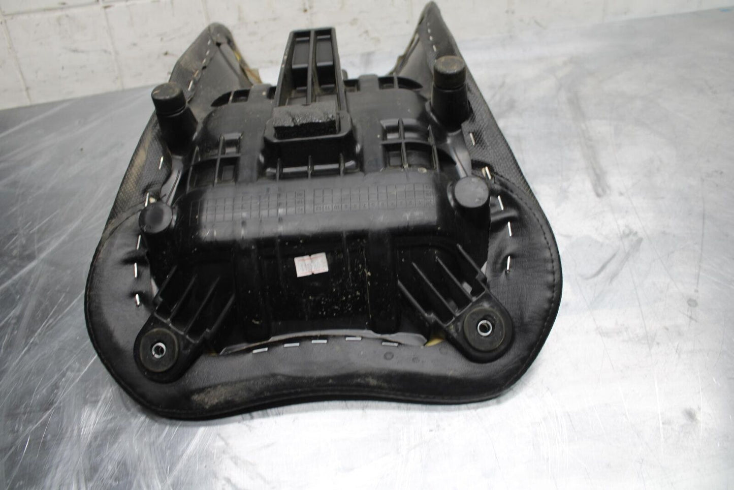 17-23 SUZUKI GSXR 250 GSX250RL8 FRONT DRIVERS SEAT PAD SADDLE BB490
