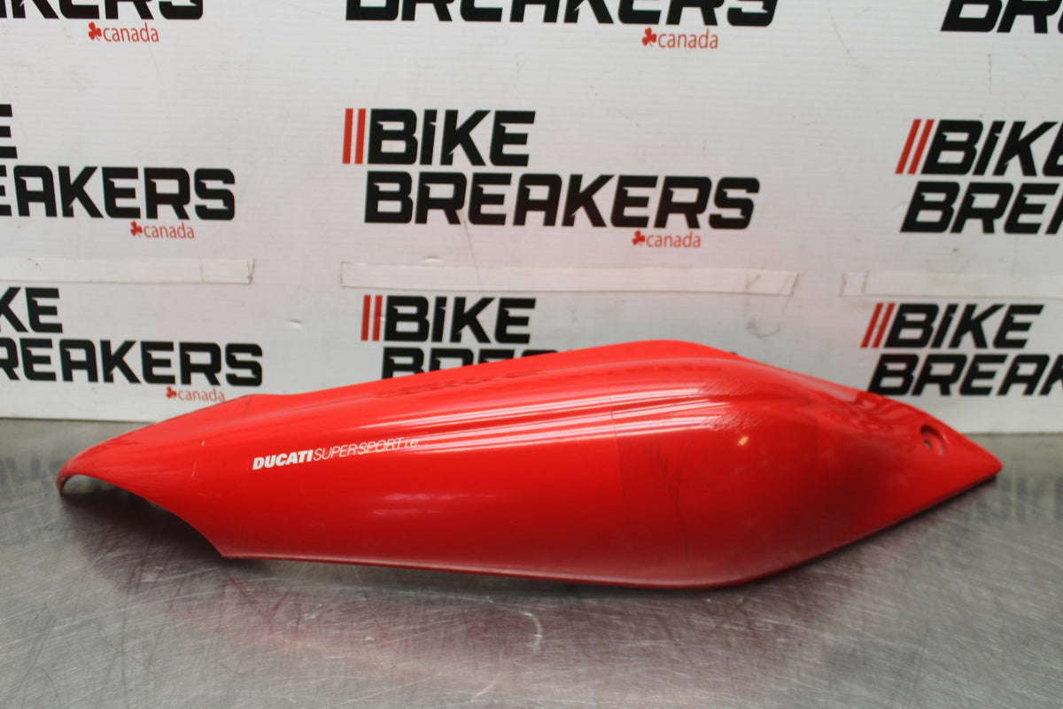 05 DUCATI SUPERSPORT 800 RIGHT REAR BACK TAIL FAIRING COWL SHROUD BB913