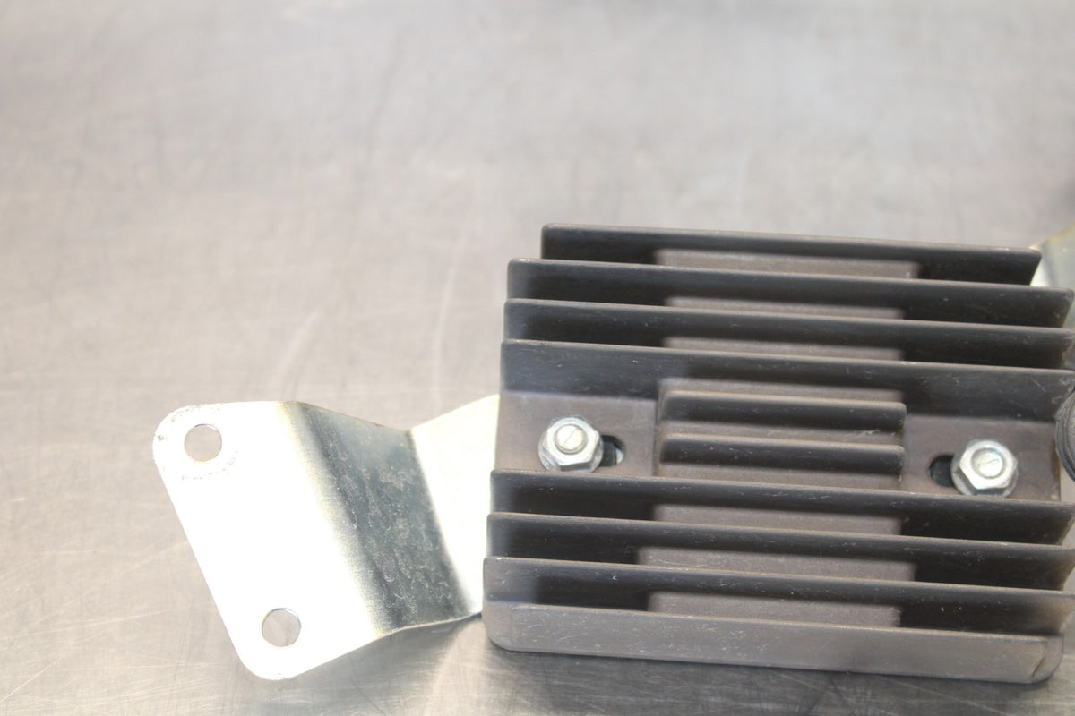 18 SUZUKI GSXR750 RECTIFIER VOLTAGE REGULATOR BB891