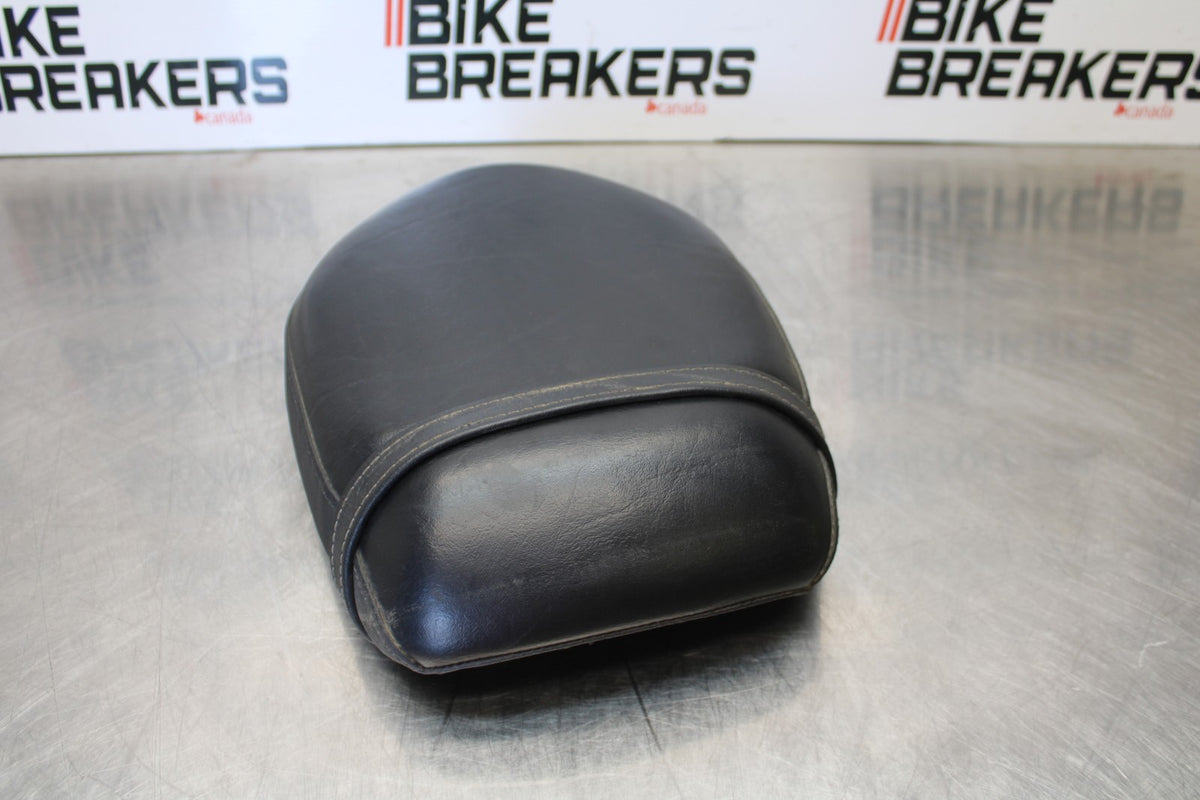 09 YAMAHA V STAR 950 REAR BACK PASSENGER SEAT BB172