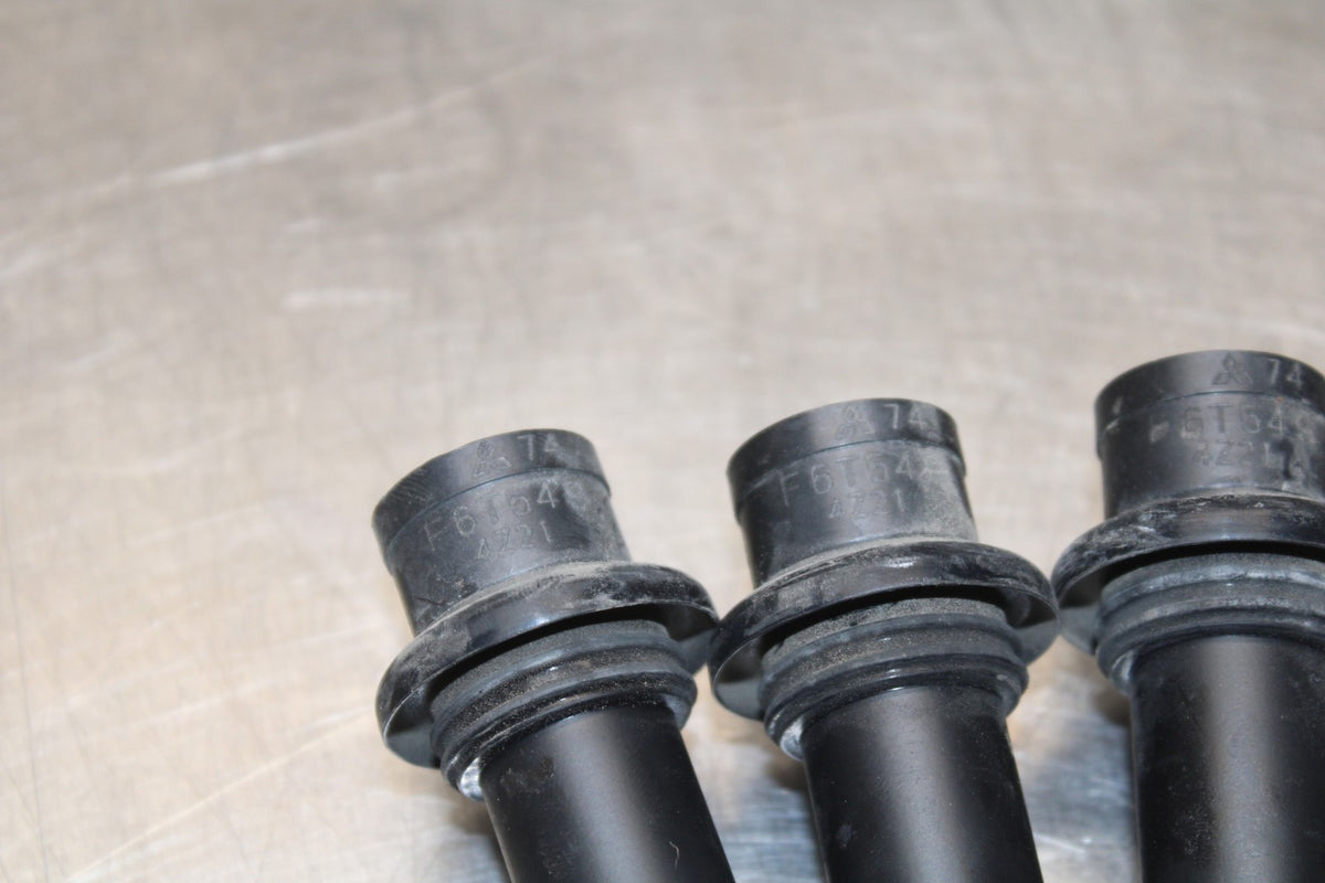 05 YAMAHA YZF R6 IGNITION COILS COIL SPARK PLUG CAPS BB814
