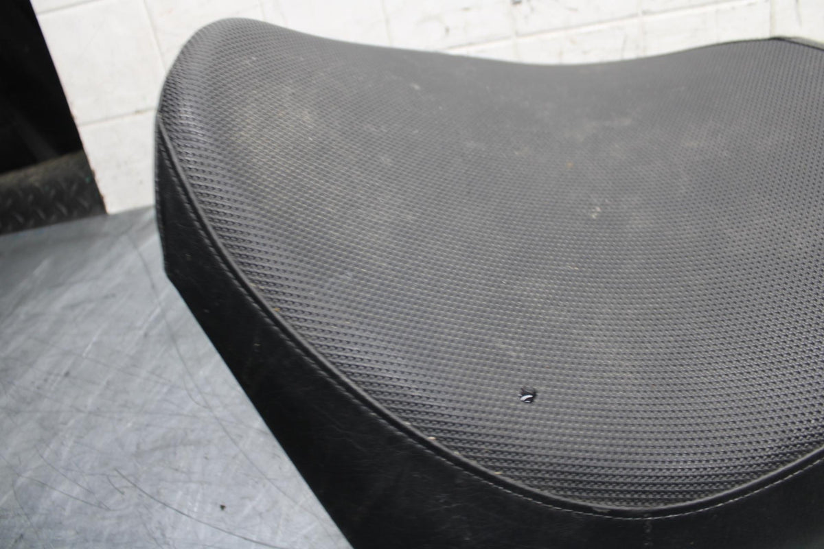 06-09 SUZUKI M109R BOULAVARD FRONT DRIVERS SEAT BB501