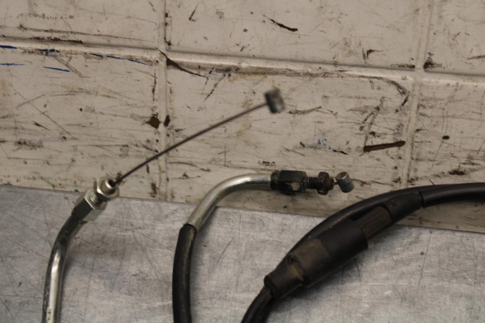 2015 Yamaha FZ09 THROTTLE CABLES LINES 1RC-26302-00-00 BB69