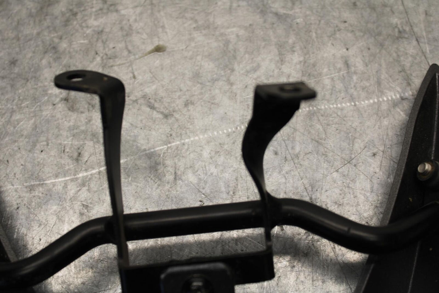 2015 Yamaha FZ09 OEM PASSENGER REAR SEAT GRAB BAR HANDLE SET BB54