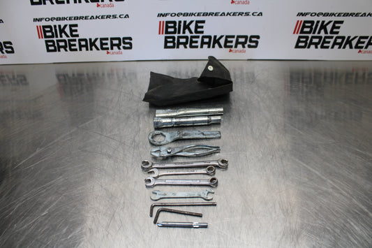 04 YAMAHA ROAD STAR XV1700A STOCK TOOLS OEM TOOL BAG KIT SET BB155