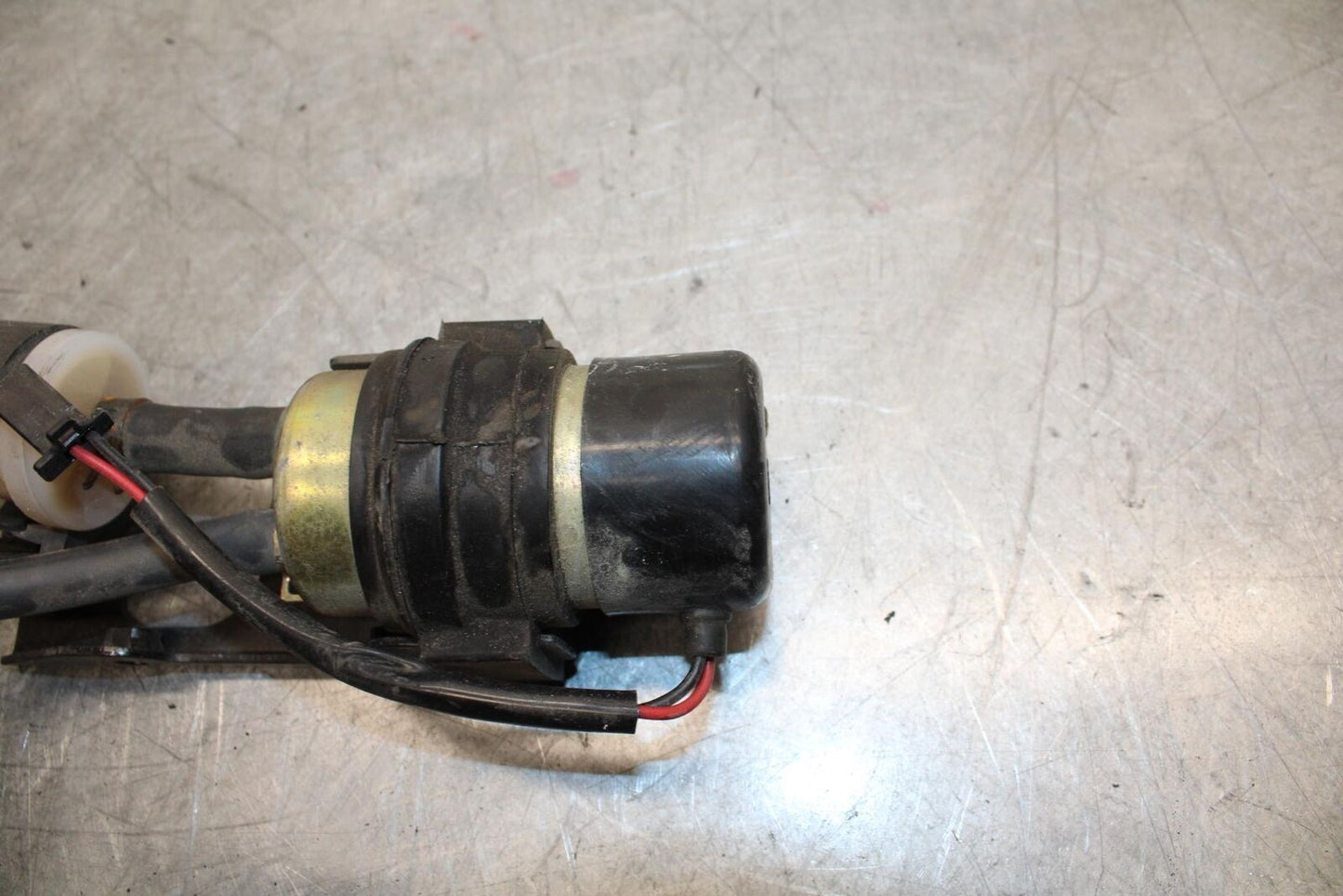 2001 Kawasaki Ninja ZX6 ZX600E FUEL PUMP GAS PETROL SENDER UNIT BB547
