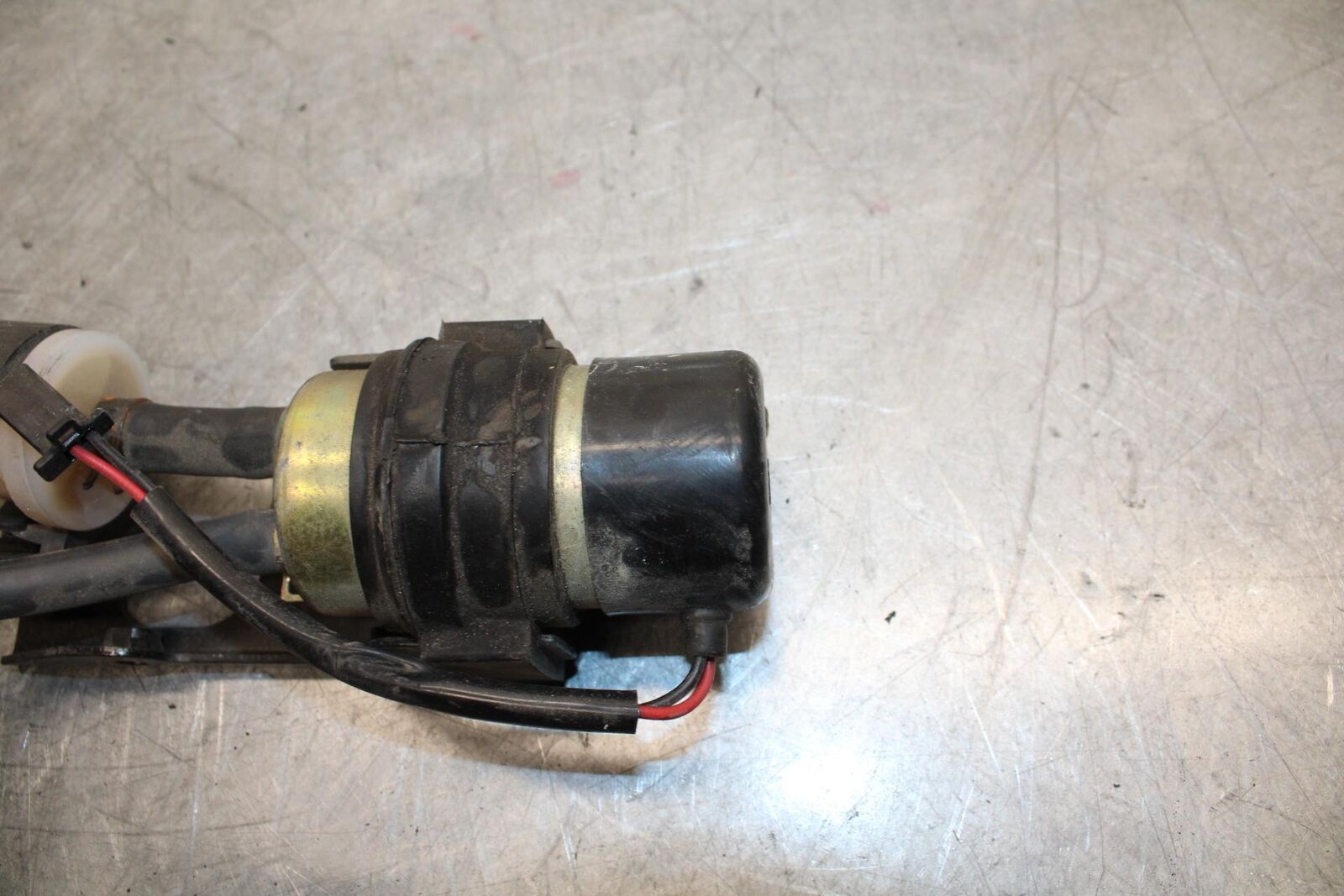 2001 Kawasaki Ninja ZX6 ZX600E FUEL PUMP GAS PETROL SENDER UNIT BB547