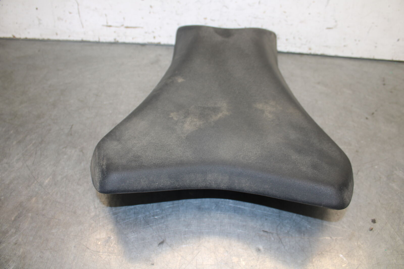 19-23 KAWASAKI NINJA ZX6R FRONT DRIVERS SEAT PAD SADDLE PILLION BB701