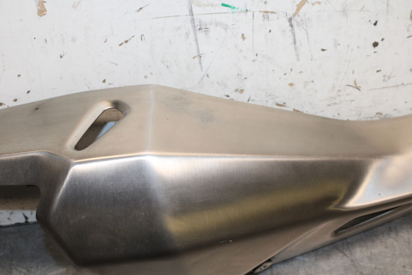 19-22 KAWASAKI Z400 REAR BACK MUFFLER EXHAUST PIPE COVER HEAT SHIELD GUARD BB738
