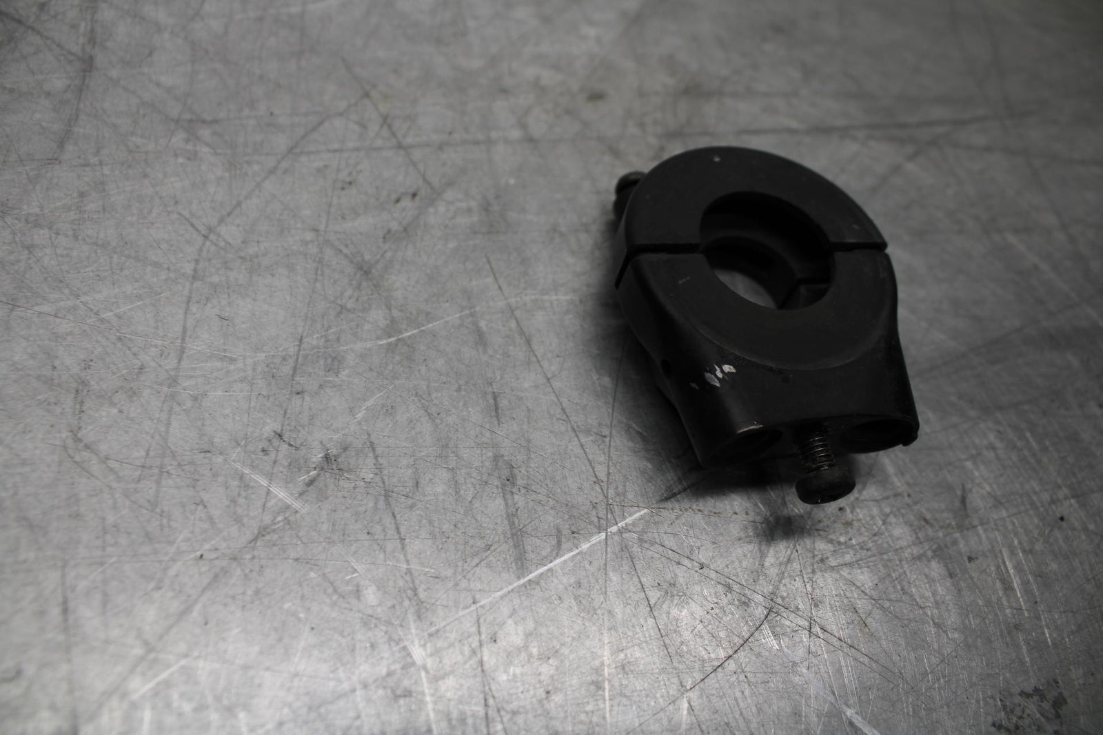 07-08 KAWASAKI CONCOURS 1400 ABS THROTTLE CABLE LINE HOUSING GUIDE BB449