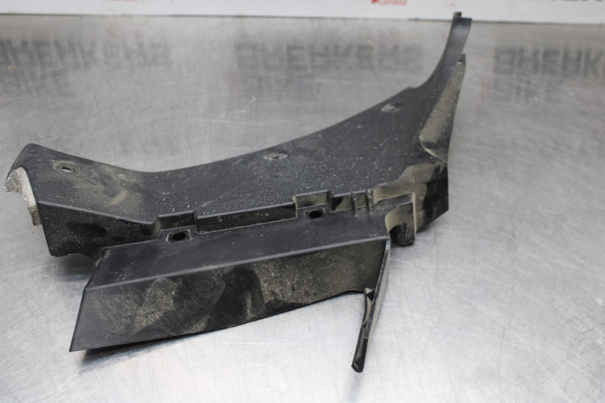 22-25 YAMAHA YZF R7 LEFT INNER FAIRING COWL PANEL TRIM OEM BB769