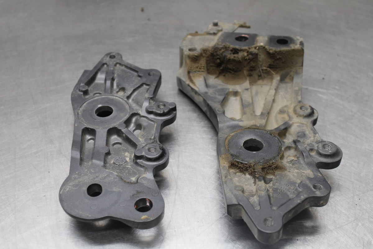 22-25 YAMAHA YZF R7 LEFT RIGHT REARSET REAR SET DRIVER PEG BRACKETS MOUNTS BB940