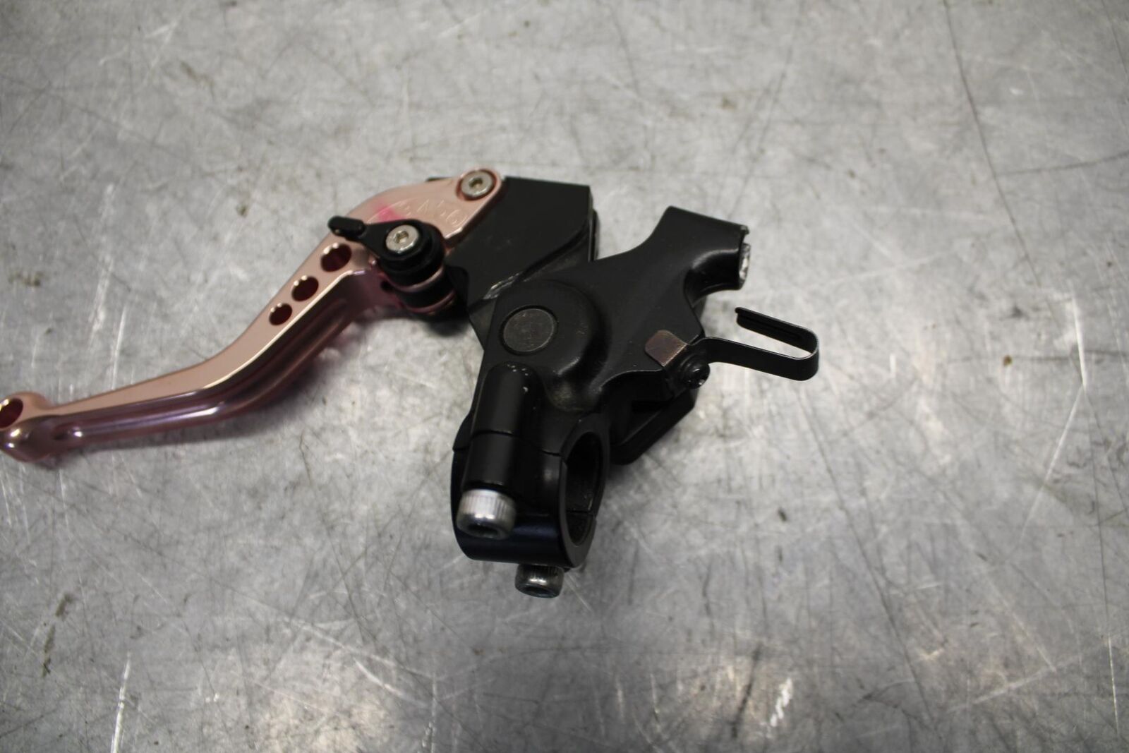 2008 Kawasaki Ninja ZX10R ZX1000E CLUTCH PERCH MOUNT WITH LEVER  BB524