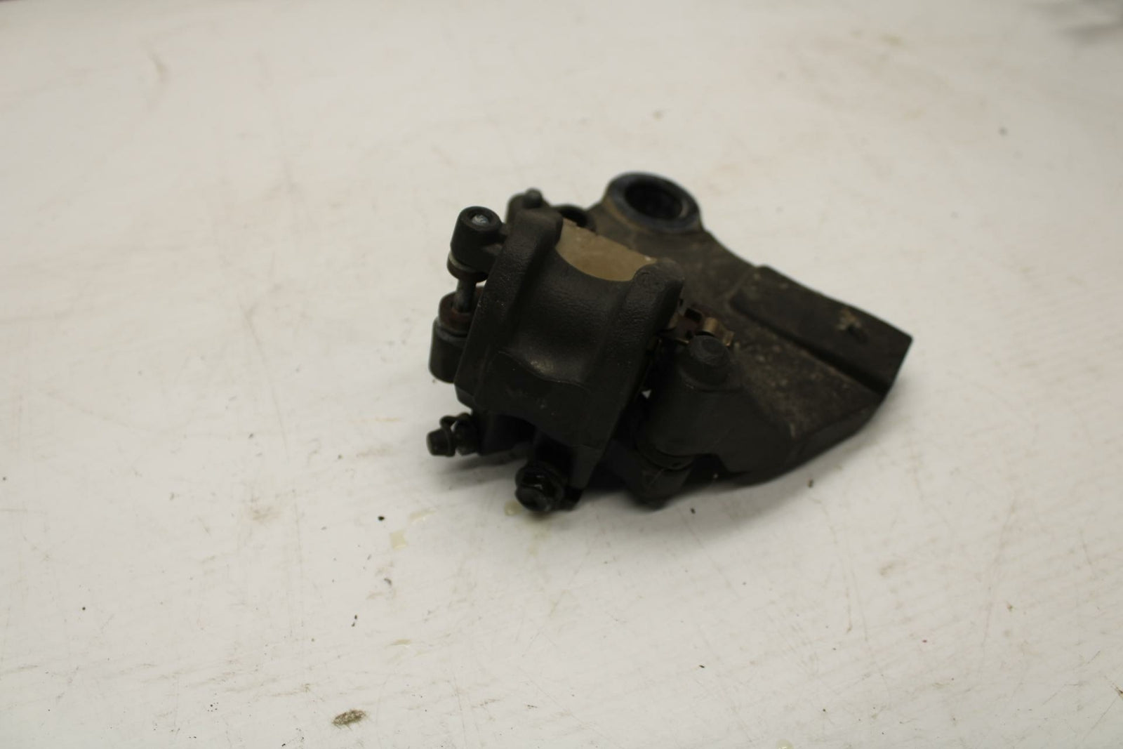 13-18 KAWASAKI NINJA ZX6R REAR BACK BRAKE CALIPER W MOUNT BRACKET BB353