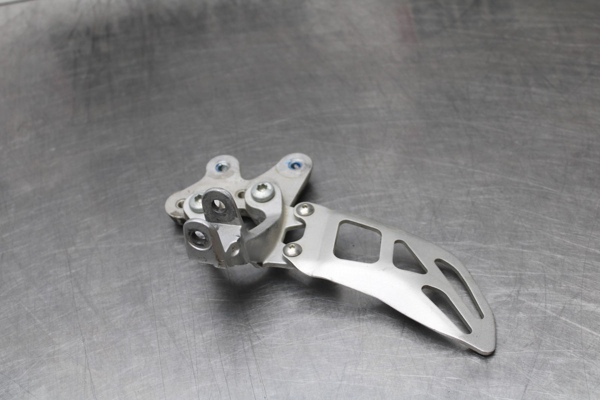 07 SUZUKI GSXR1000 LEFT REARSET REAR SET DRIVER FOOT PEG BRACKET MOUNT BB770