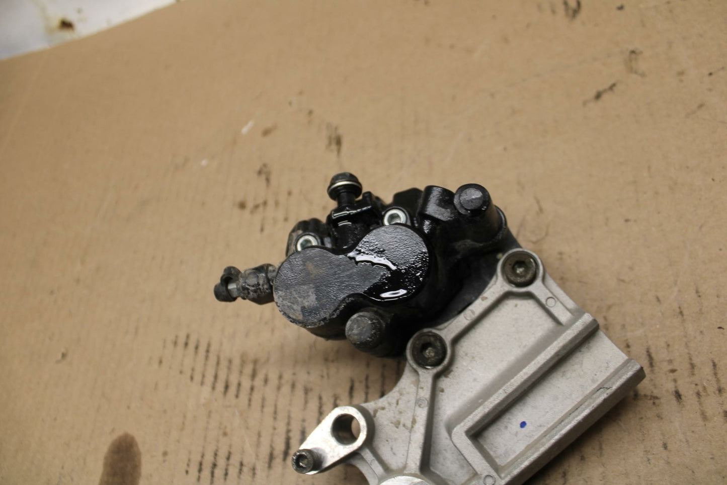 15 KAWASAKI NINJA 300 EX300 ABS REAR BACK BRAKE CALIPER W MOUNT BRACKET BB395