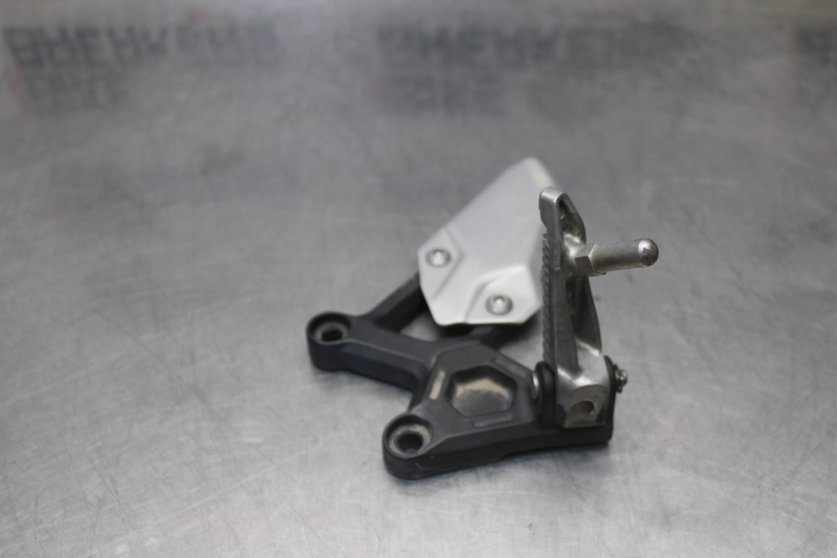 23-26 KAWASAKI NINJA ZX4RR LEFT REARSET REAR SET DRIVER FOOT PEG REST STOP BB898