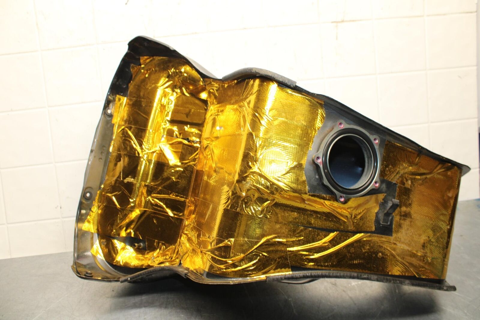 16-20 KAWASAKI ZX10R GAS TANK FUEL CELL PETROL RESERVOIR BB591