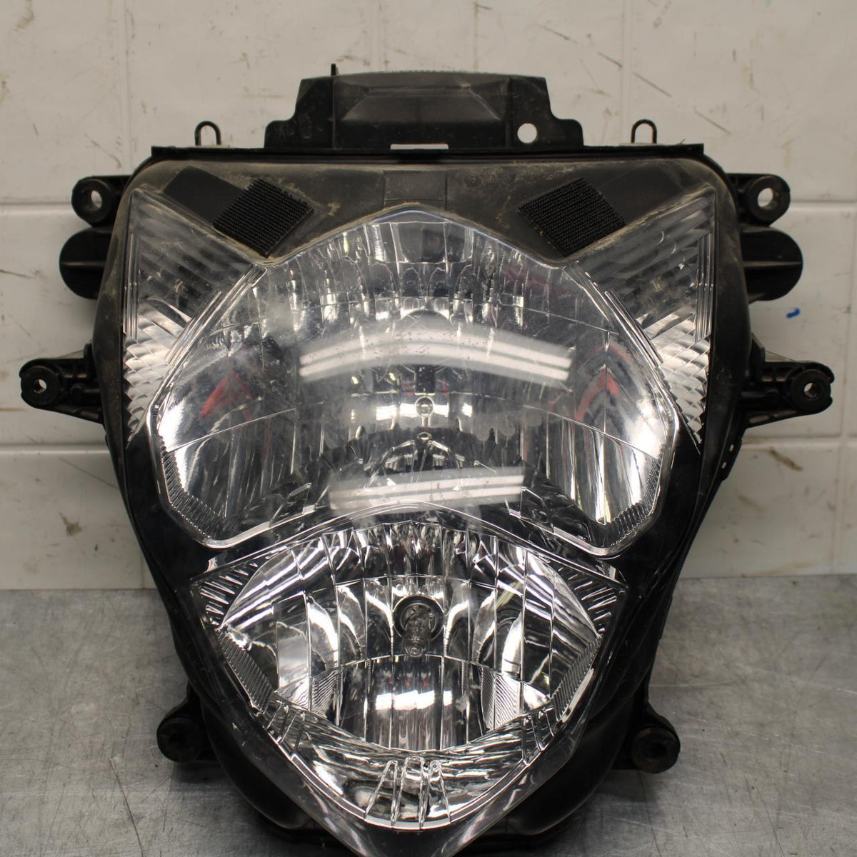 2015 Suzuki GSXR750 FRONT HEADLIGHT HEAD LIGHT LAMP BB595