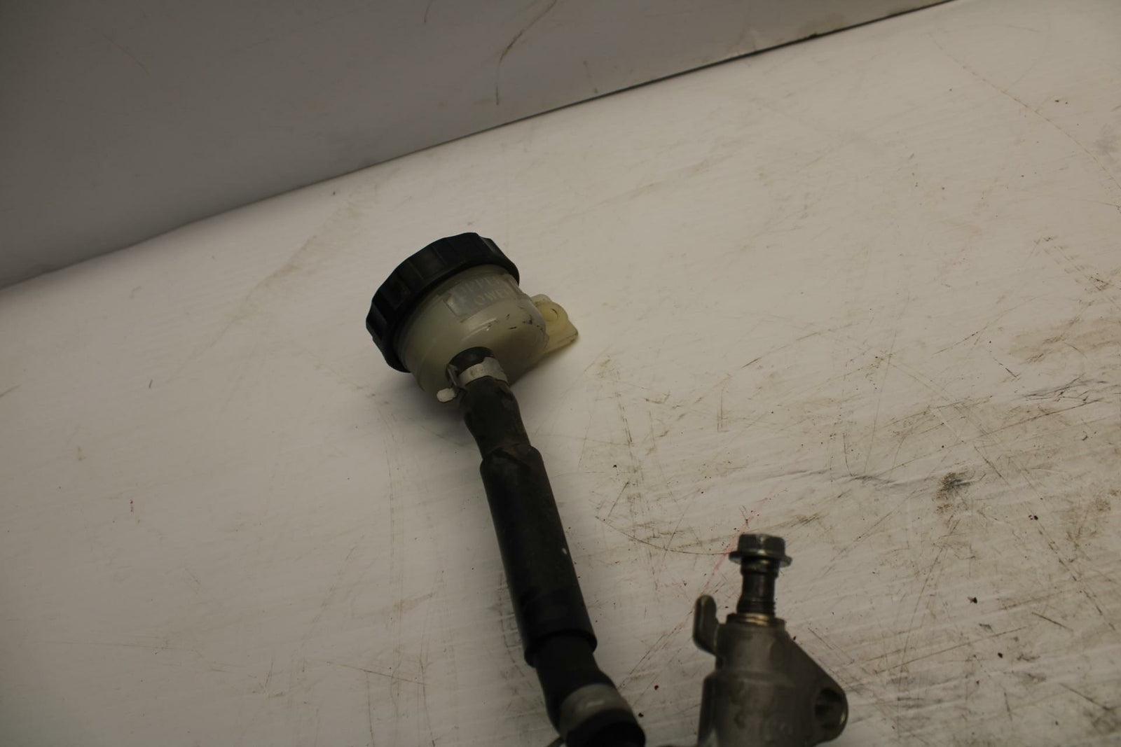 03 KAWASAKI NINJA ZX6RR ZX600K REAR BACK BRAKE MASTER CYLINDER W RESERVOIR BB264