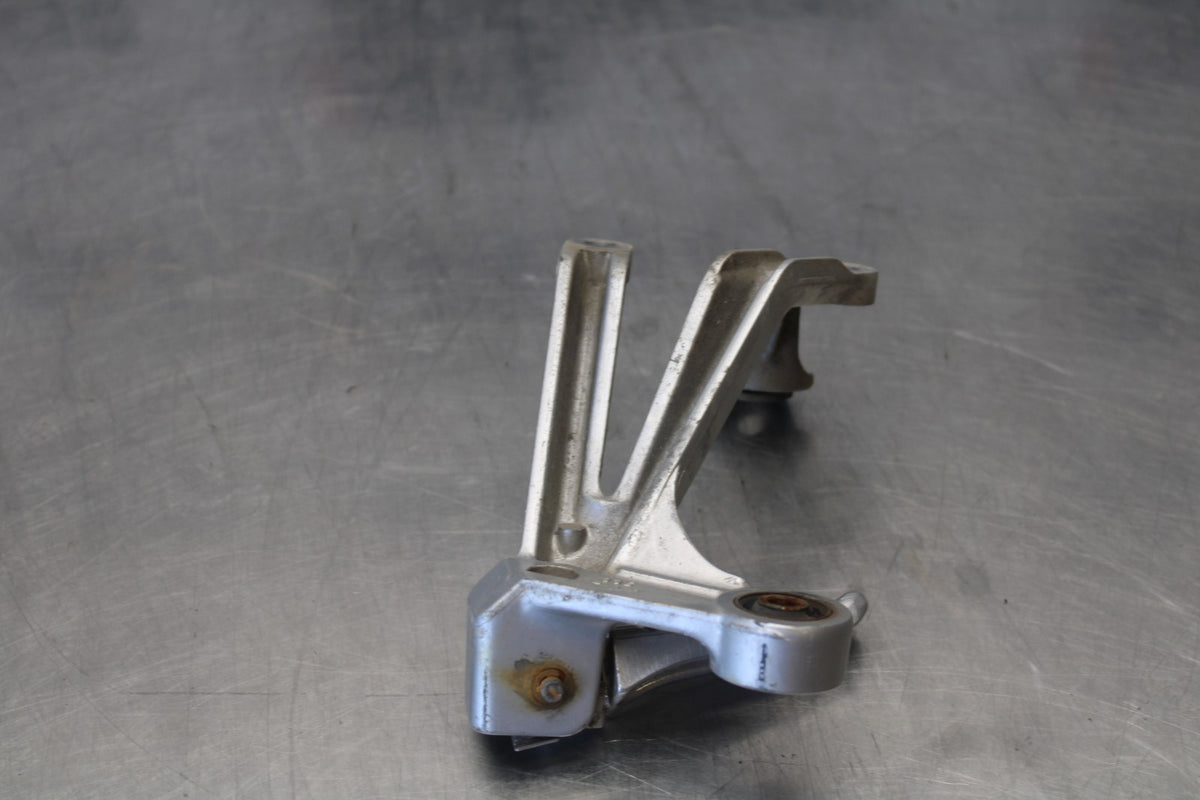 97-00 SUZUKI GSXR600 SRAD RIGHT REAR BACK PASSENGER PEG BB921