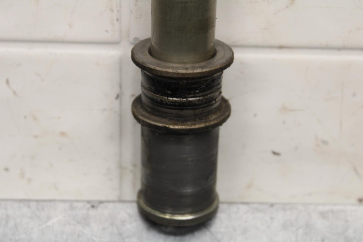 2011 Kawasaki Ninja ZX6R ZX600R FRONT WHEEL RIM AXLE PIVOT BOLT 41068-0604 BB587
