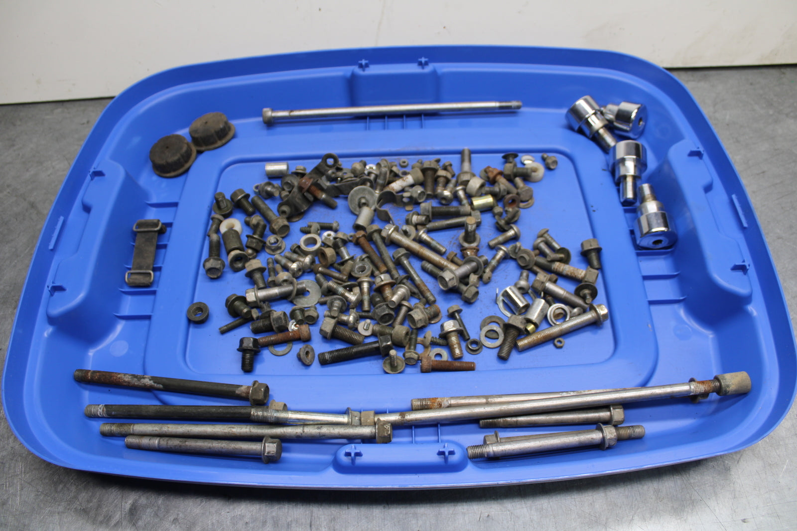 02-03 YAMAHA V STAR 1100 MOUNTING BOLTS HARDWARE MOTOR SCREWS BB124