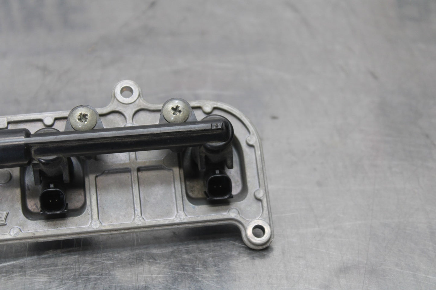 07-08 KAWASAKI NINJA ZX6R SECONDARY FUEL INJECTORS TOP AIRBOX GAS RAIL BB203