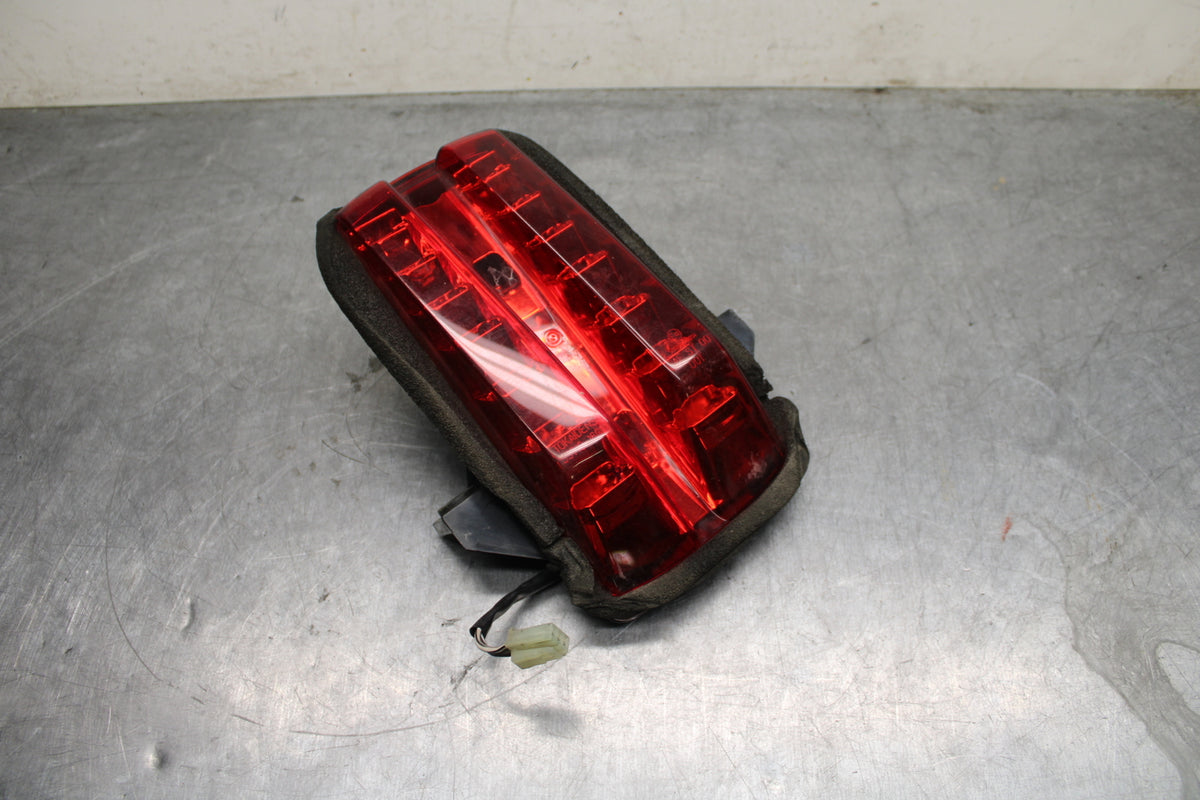 03 SUZUKI SV650S REAR TAIL TAILLIGHT BACK BRAKE LIGHT BB130