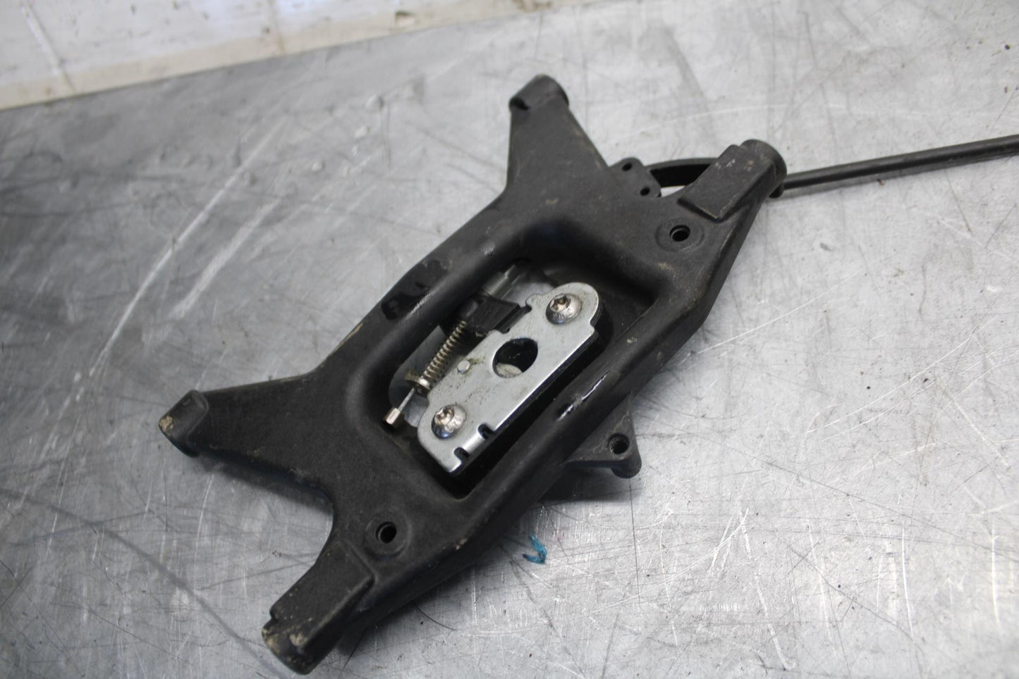 22 KTM 890 ADVENTURE   REAR  SEAT PAD  PILLION LATCH LOCK BB514