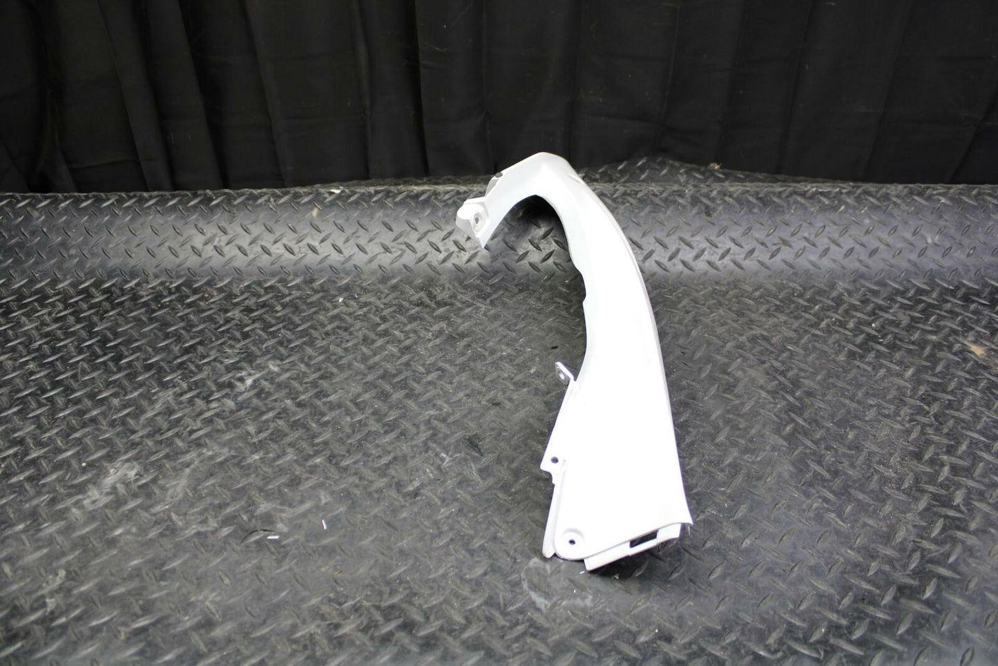 08-09 YAMAHA YZF R6S RIGHT MID UPPER SIDE FAIRING COWL PLASTIC BB178