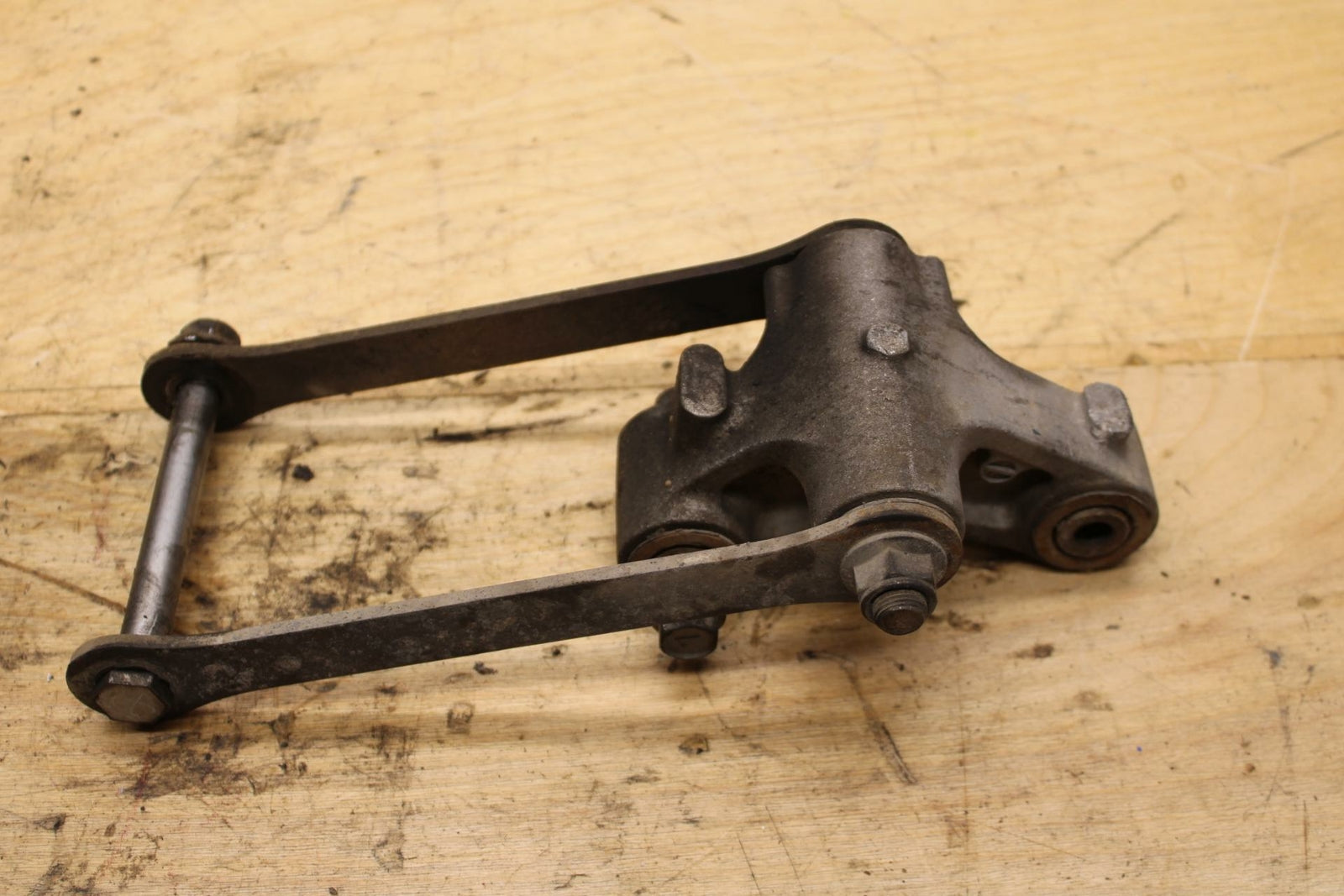 03-06 KAWASAKI Z1000 REAR DOGBONE SHOCK LINKAGE LINK BB319